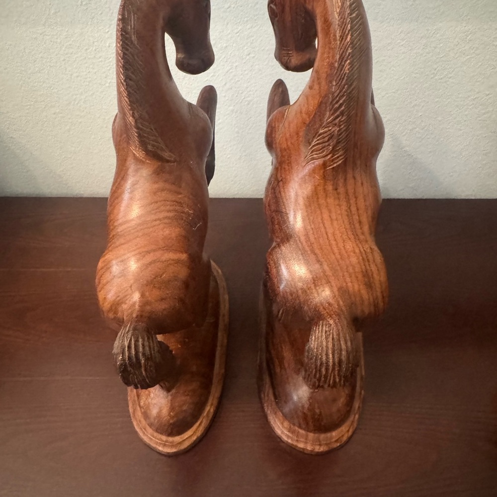 Vintage Equestrian Pair of Carved Wooden Horse Figurines - Beautiful! - Picture 9 of 15